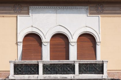 Améliorez la durée de vie de votre volet roulant grâce à l'expertise d'un réparateur réputé